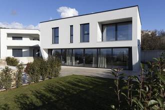 Thumbnail von Modern villa with pool, sea view, and wellness area