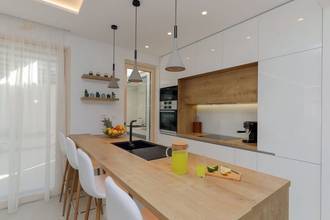 Thumbnail von Modern villa with heated pool, sauna, and sea view