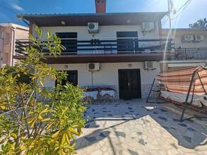 Thumbnail von House with 4 apartments and sea view, only about 80 meters to the sea