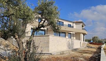 Thumbnail von Modern villa with swimming pool