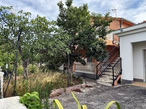 Thumbnail von House with 2 residential units and sea view near the beach