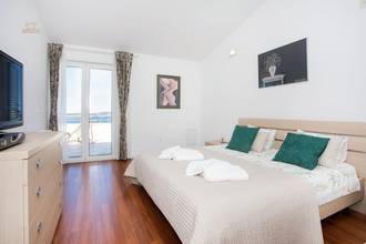 Thumbnail von Mediterranean villa with pool and panoramic sea view, Sibenik region