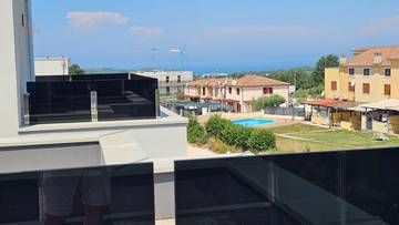 Thumbnail von Modern penthouse with roof terrace and sea view