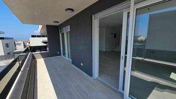 Thumbnail von Modern penthouse with roof terrace and sea view