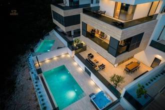 Thumbnail von Modern new-build villa with swimming pool and sea view