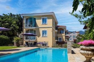 Thumbnail von Luxurious maisonette apartment in an elegant villa with a pool and sea view
