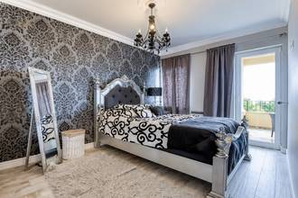 Thumbnail von Luxurious maisonette apartment in an elegant villa with a pool and sea view
