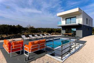 Villa with pool and sea view