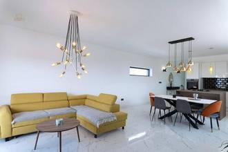 Thumbnail von Villa with pool and sea view