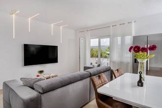 Thumbnail von Newly renovated ground-floor apartment with garden and sea view