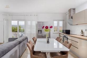 Thumbnail von Newly renovated ground-floor apartment with garden and sea view