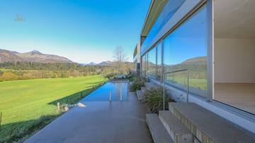 Thumbnail von Architect's villa with pool and unobstructed view