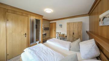 Thumbnail von Single-family house with private room rental