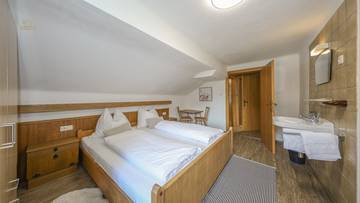 Thumbnail von Single-family house with private room rental