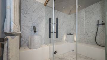 Thumbnail von Unique luxury villa in an unobstructed prime location