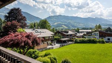 Thumbnail von Residence with potential in a central yet peaceful location - Ski Out