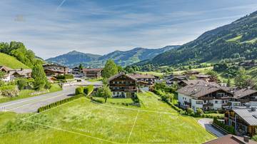 Thumbnail von Property with extensive distant views - primary residence