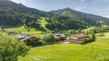 Thumbnail von Property with extensive distant views - primary residence