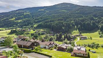 Thumbnail von Property with extensive distant views - primary residence