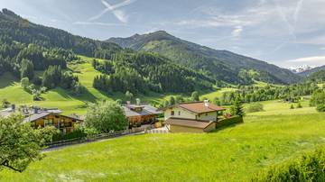 Thumbnail von Property with extensive distant views - primary residence