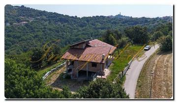 Thumbnail von Exclusive villa shell with a breathtaking panoramic view and approximately 5,500 m² of land. Create your personal dream home in Piedmont.