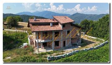 Thumbnail von Exclusive villa shell with a breathtaking panoramic view and approximately 5,500 m² of land. Create your personal dream home in Piedmont.