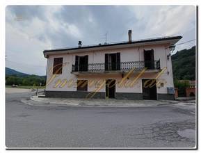 Thumbnail von Historic residential building with a former village bakery and a breathtaking river view at a very affordable purchase price. A unique property full of history and possibilities. Live where history remains alive.