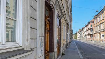 Thumbnail von Townhouse near the opera with building permit for 9 exclusive apartments