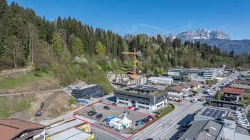 Thumbnail von Commercial property in prime location directly on the main road through the town