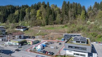 Thumbnail von Commercial property in prime location directly on the main road through the town