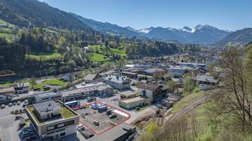 Thumbnail von Commercial property in prime location directly on the main road through the town