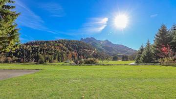 Thumbnail von Property in a unique prime location with unobstructed panoramic view