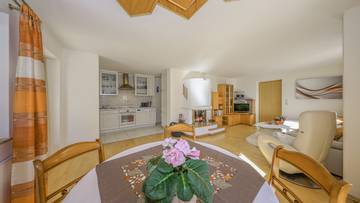 Thumbnail von Property in a unique prime location with unobstructed panoramic view