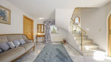 Thumbnail von Property in a unique prime location with unobstructed panoramic view