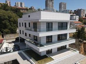 Thumbnail von Luxurious new-build apartment in first line by the sea with panoramic view and underground parking