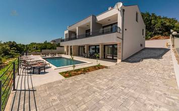 Thumbnail von Newly built luxury villa with swimming pool and sea view