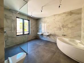 Thumbnail von Luxury apartment in first line at the sea with panoramic view