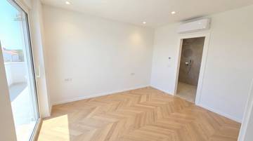 Thumbnail von Newly built apartment in the attic directly by the sea
