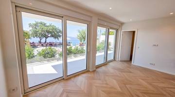 Thumbnail von Modern new-build ground-floor apartment by the sea
