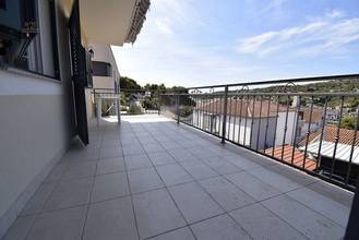 Thumbnail von Modern house with sea view, two residential units, and garden
