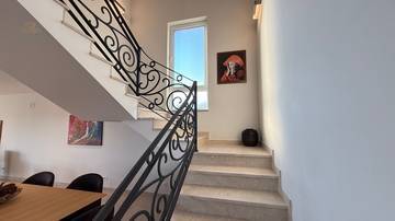 Thumbnail von Modern villa with heated pool, elevator, and panoramic sea view