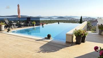 Thumbnail von Modern villa with heated pool, elevator, and panoramic sea view