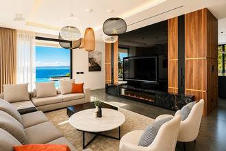 Thumbnail von Impressive luxury villa directly on the sea with an infinity pool and wellness area