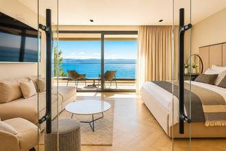 Thumbnail von Impressive luxury villa directly on the sea with an infinity pool and wellness area