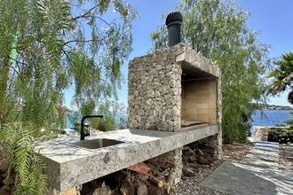 Thumbnail von Designer villa with infinity pool in first row to the sea