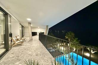 Thumbnail von Designer villa with infinity pool in first row to the sea
