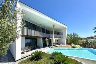 Thumbnail von Designer villa with infinity pool in first row to the sea