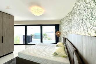 Thumbnail von Designer villa with infinity pool in first row to the sea