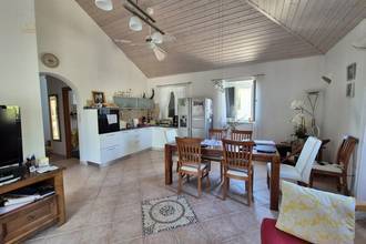 Thumbnail von Semi-detached house with sea view, garden, and garage near the sea