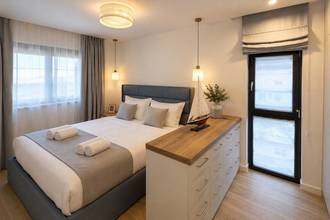 Thumbnail von Luxurious penthouse with large roof terrace and panoramic sea view